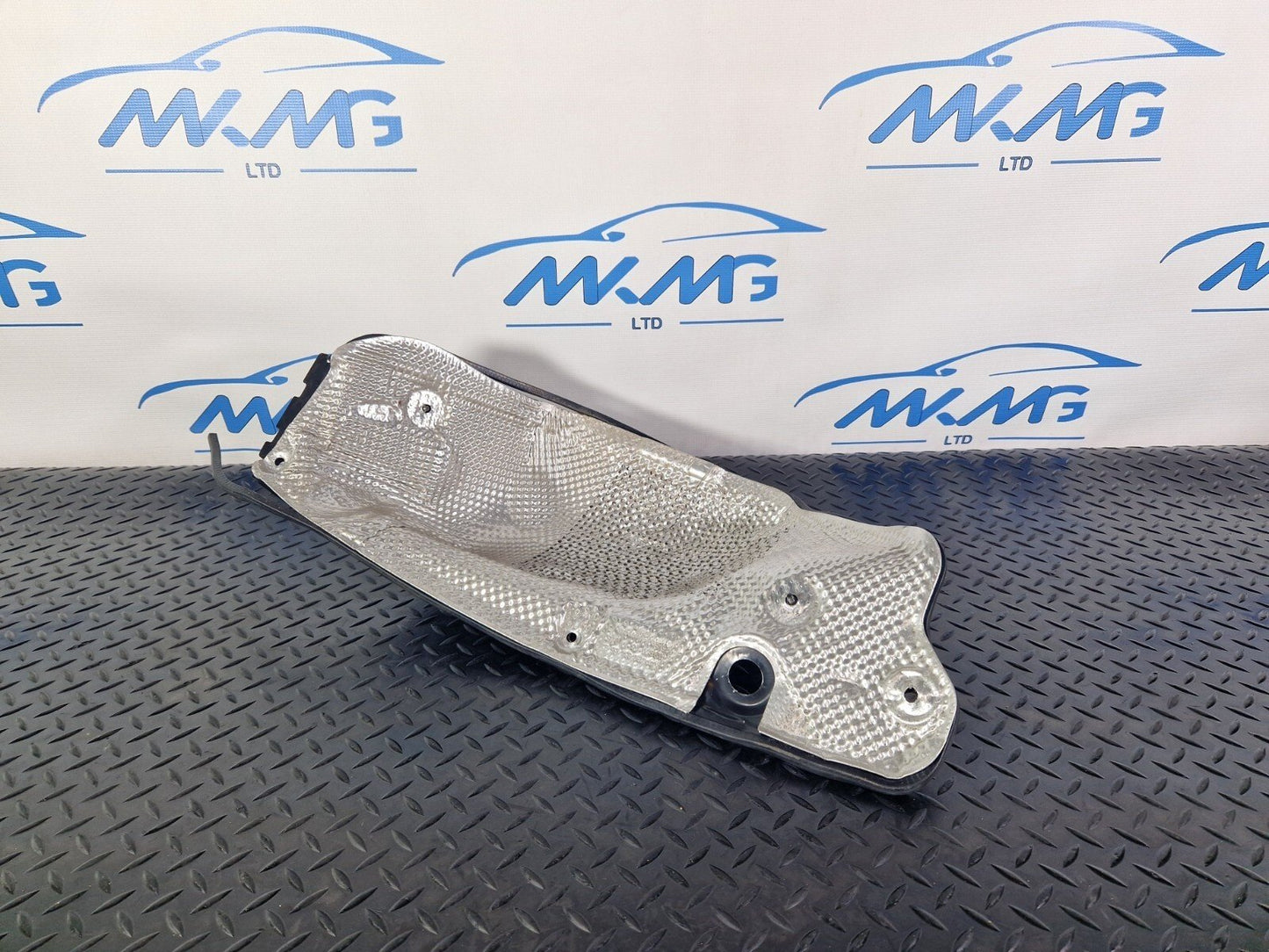 12-18 AUDI A6 C7 GENUINE OEM EXHAUST SILENCER HEAT SHIELD 4G0804165E 4G0819532B
