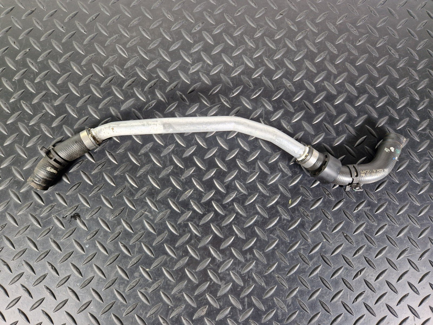 14-21 MERCEDES BENZ W205 GENUINE OEM ENGINE COOLANT HOSE PIPE A2058303202