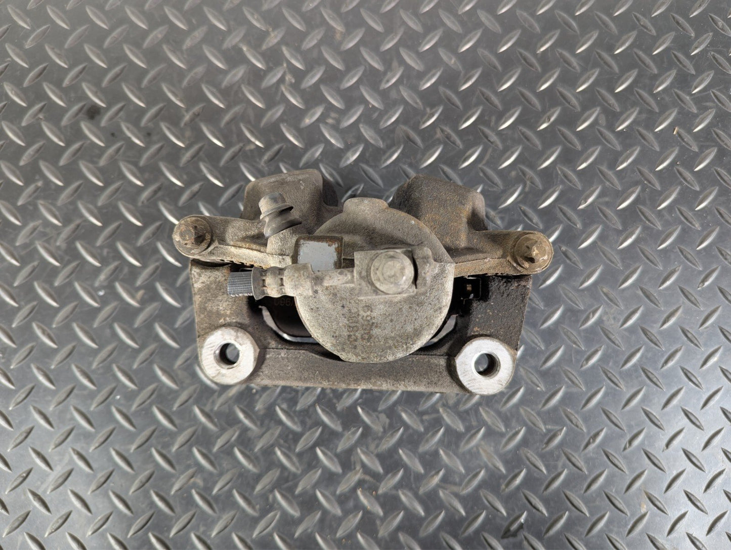 18-ON MERCEDES BENZ A CLASS W177 GENUINE OEM FRONT LEFT N/S BRAKE CALIPER