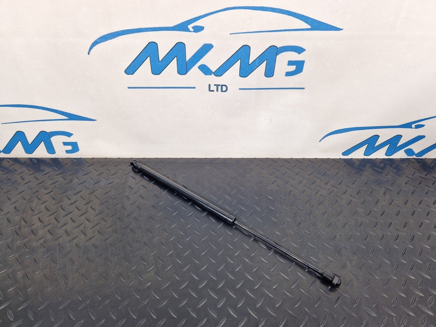 16-19 AUDI A4 B9 REAR BOOT LID STRUT 8W5827919