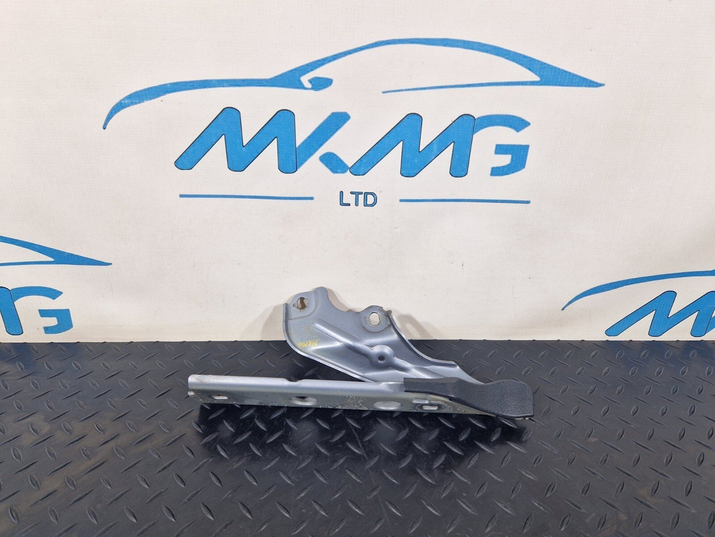 15-18 AUDI A7 4G OEM GENUINE BONNET HINGE LEFT 4G8823301E
