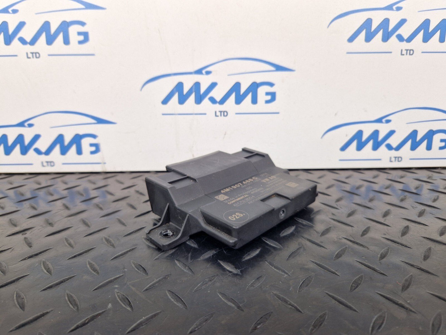 16-19 AUDI A4 AVANT B9 S-LINE GENUINE GATEWAY MODULE 4M1907468C