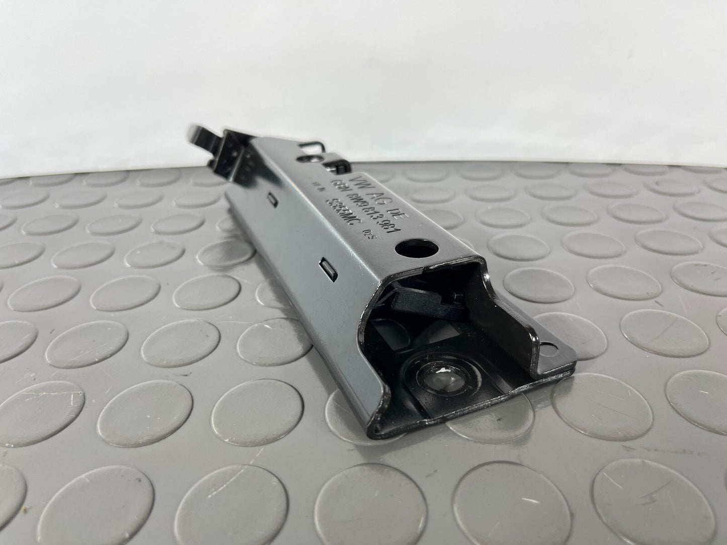 16-19 AUDI A4 B9 SALOON GENUINE MOUNTING FOR TIE-DOWN EYE 8W9813981