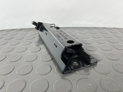 16-19 AUDI A4 B9 SALOON GENUINE MOUNTING FOR TIE-DOWN EYE 8W9813981