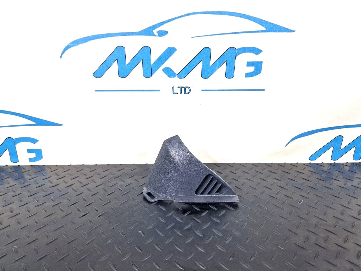 18-ON MERCEDES BENZ SPRINTER W907 W910 DASHBOARD AIR VENT TRIM A9106803100