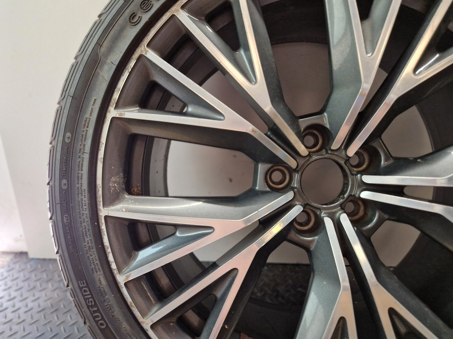 Audi A7 4G 20" Alloy Wheel with Tyre 275/35/20 ~5mm 4G8601025AE