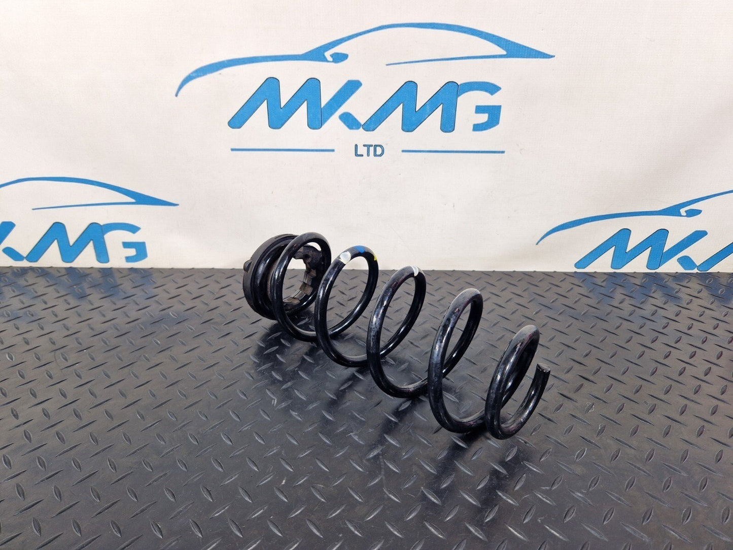 18-ON MERCEDES BENZ A CLASS W177 REAR COIL SPRING FITS LEFT & RIGHT A2473250000