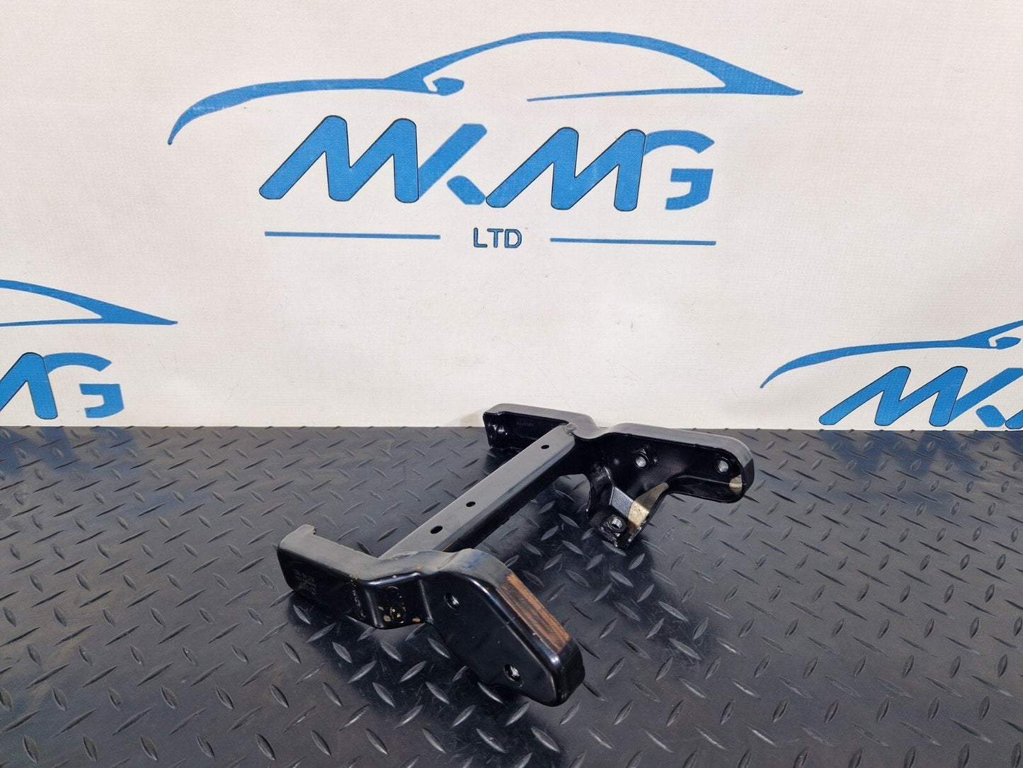10-18 AUDI A7 4G S-LINE GENUINE OEM STEERING MECHANISM BRACKET 8K2419250C