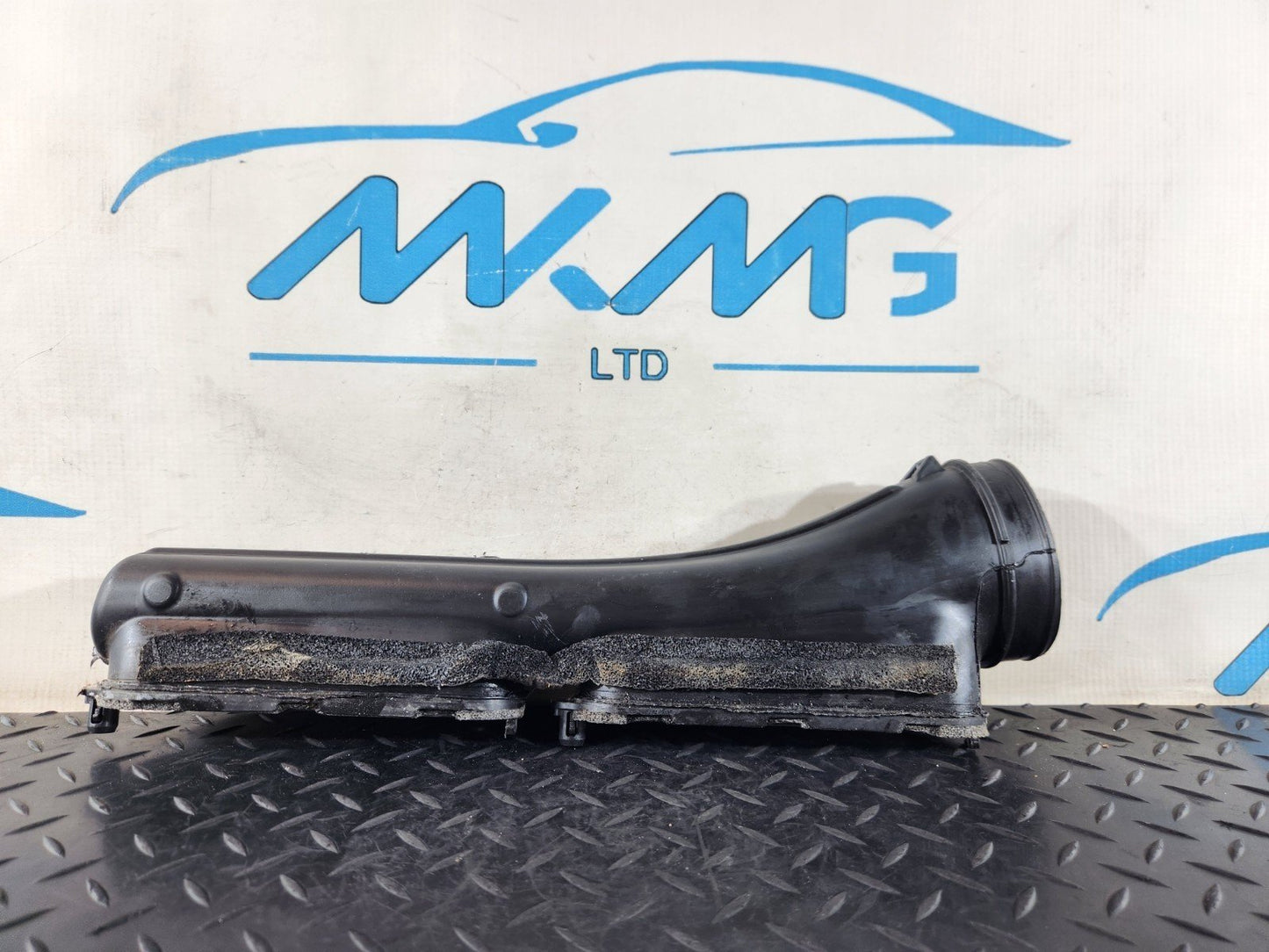 13-23 RANGE ROVER SPORT L494 FRONT RIGHT AIR INTAKE DUCT PIPE CPLA-9A676-AD