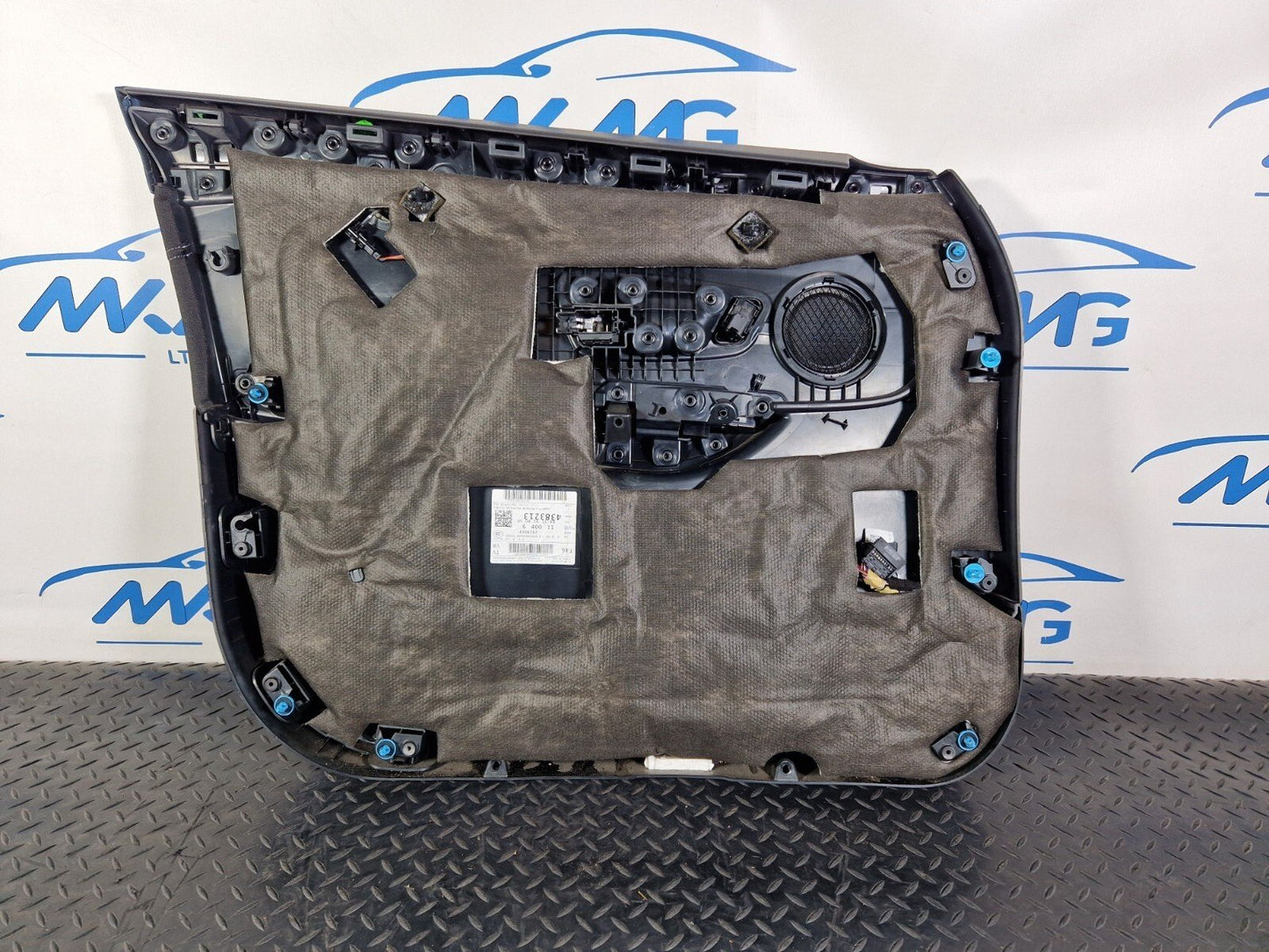 14-21 BMW 2 SERIES F45 F46 FRONT RIGHT O/S DOOR CARD WITH WINDOW SWITCH