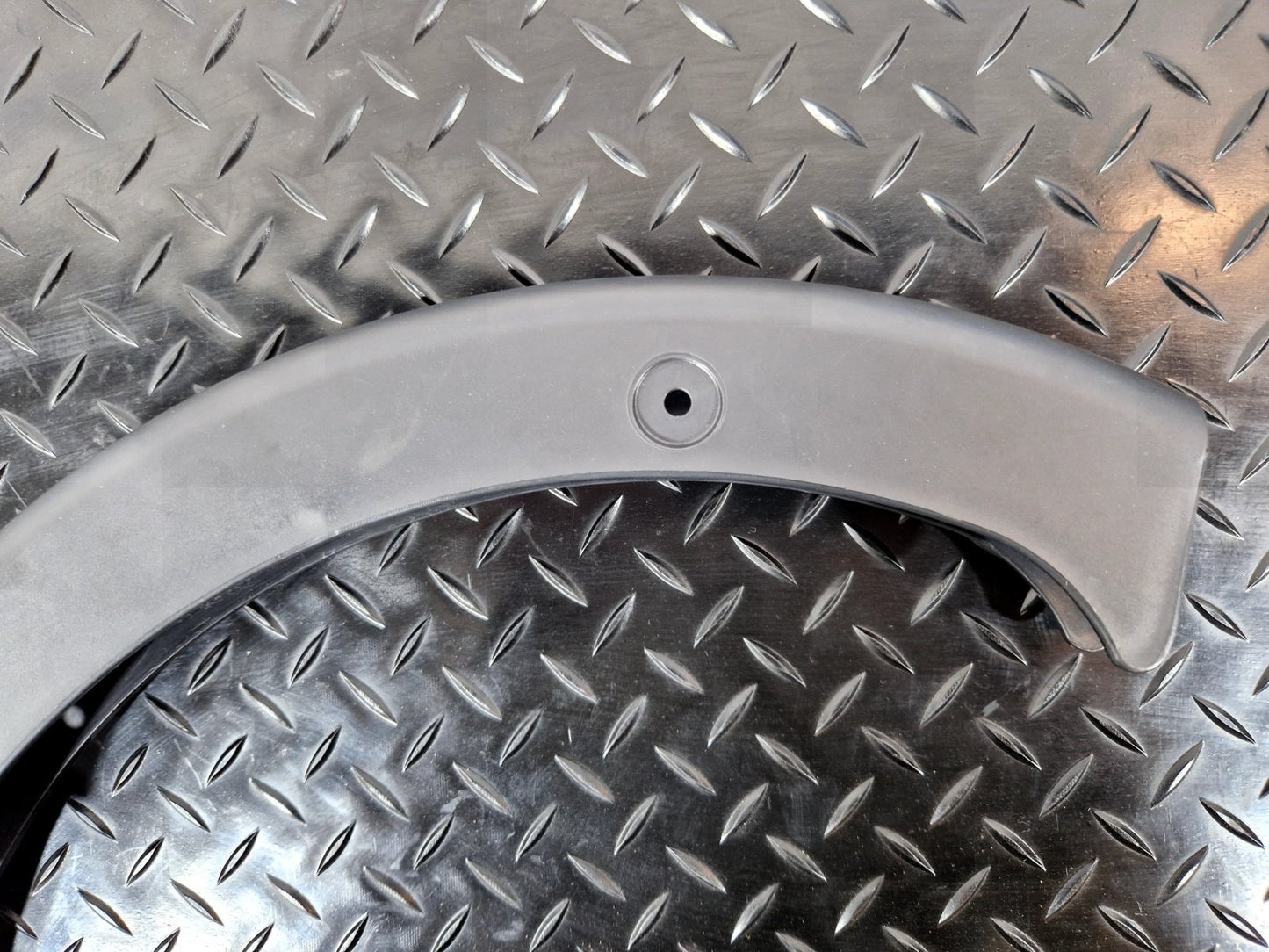 16-19 AUDI A4 B9 SALOON GENUINE BOOT LID RIGHT SIDE HINGE TRIM COVER 8W5971822