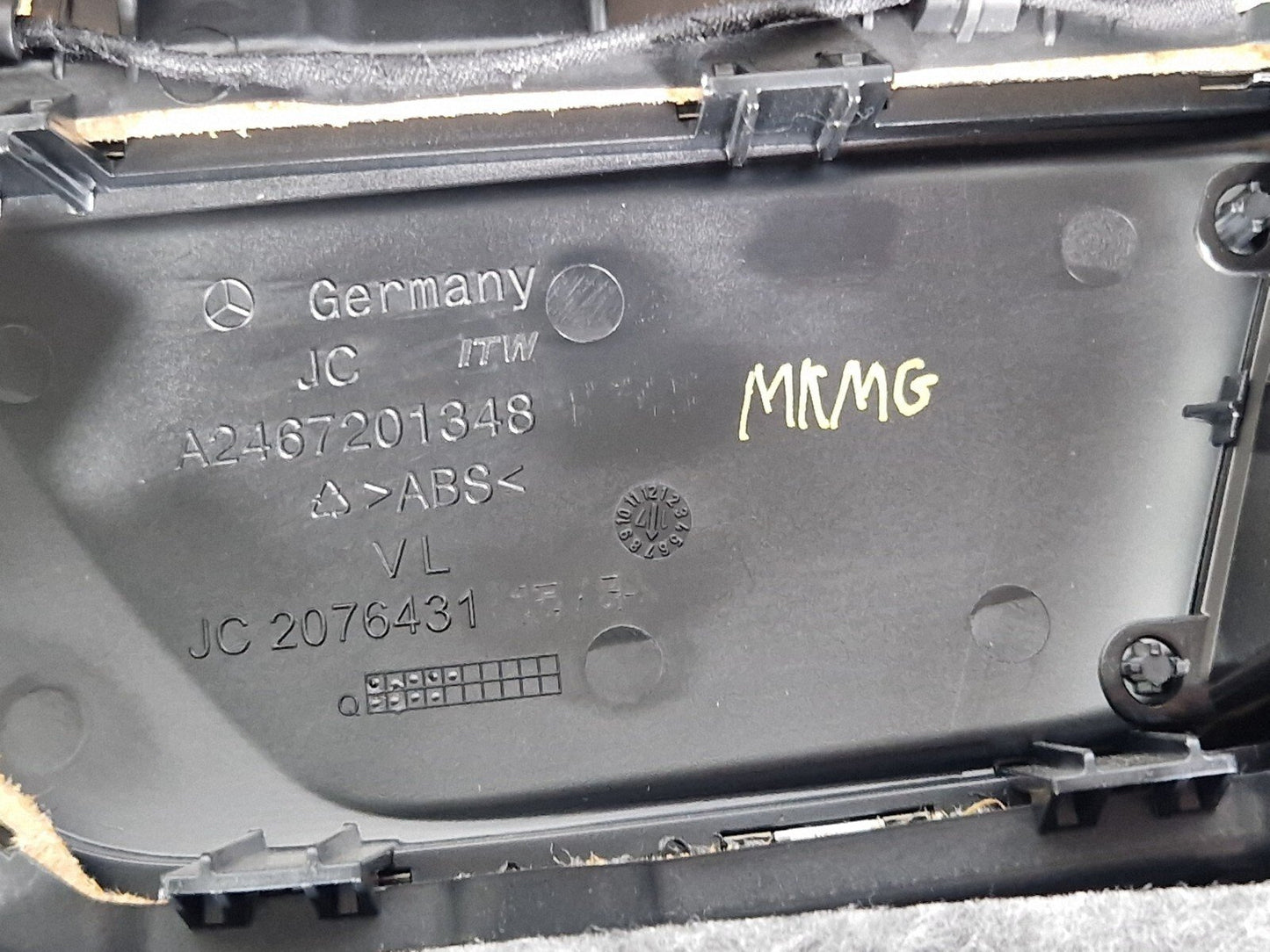 14-20 MERCEDES BENZ GLA 200 X156 FRONT LEFT SIDE DOOR CARD PANEL A2467201348
