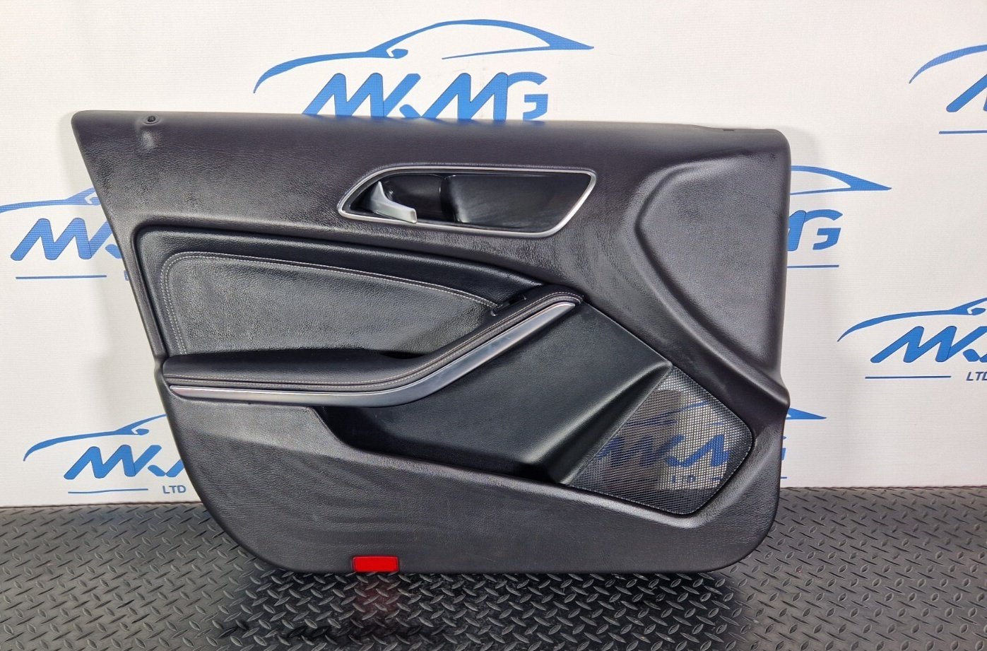 14-20 MERCEDES BENZ GLA 200 X156 FRONT LEFT SIDE DOOR CARD PANEL A2467201348