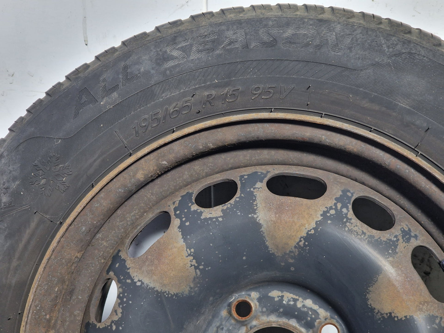 Citroen Berlingo MK2 15" Steel Wheel with Tyre 195/65/15 ~5mm
