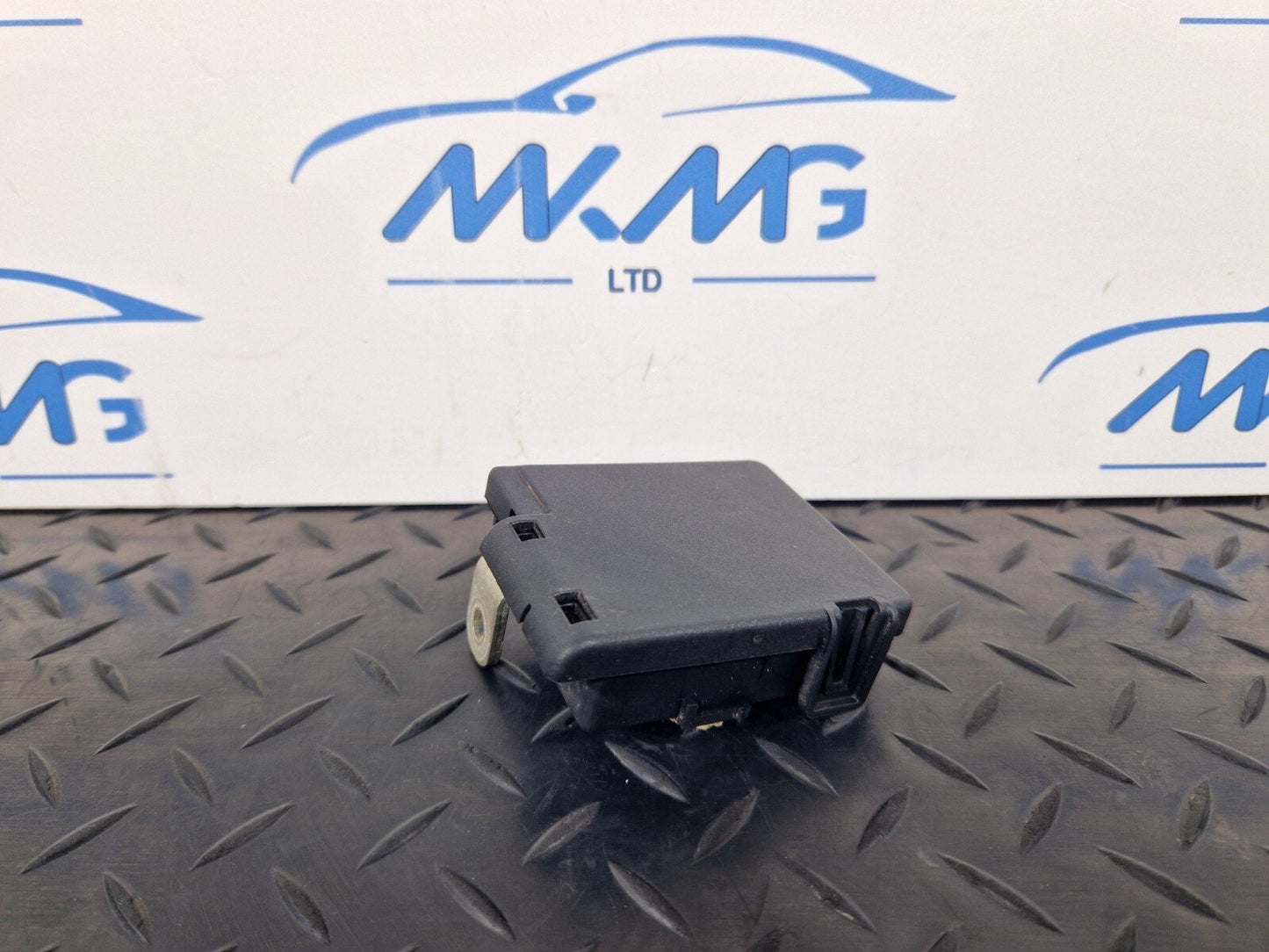 AUDI Unknown Part Type 8W0941824AN