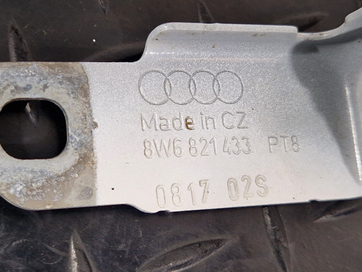 16-23 AUDI S5 COUPE GENUINE WING FENDER BRACKET FRONT LEFT 8W6821433