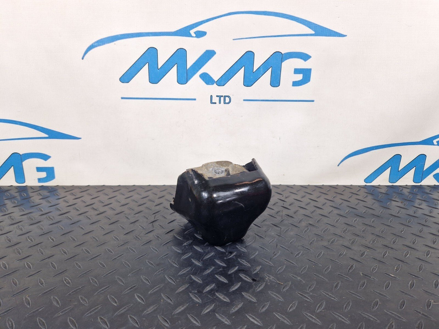 18-ON MERCEDES BENZ SPRINTER W907 LEFT PASSENGER SIDE ENGINE MOUNTING A906241
