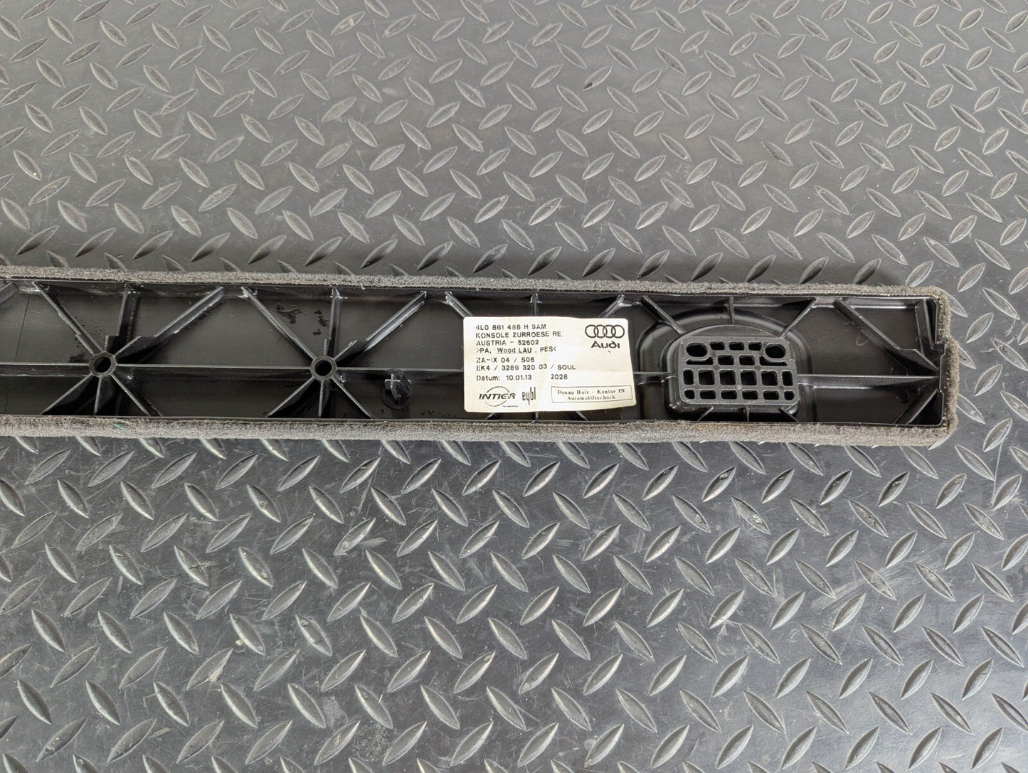10-15 AUDI Q7 4L GENUINE TRUNK BOOT TRIM 4L0861488H