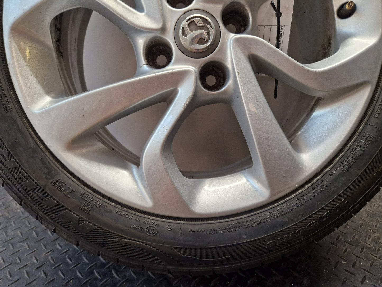 Vauxhall Corsa MK4 (E) (4500) 16" Alloy Wheel with Tyre 195/55/16 ~6mm