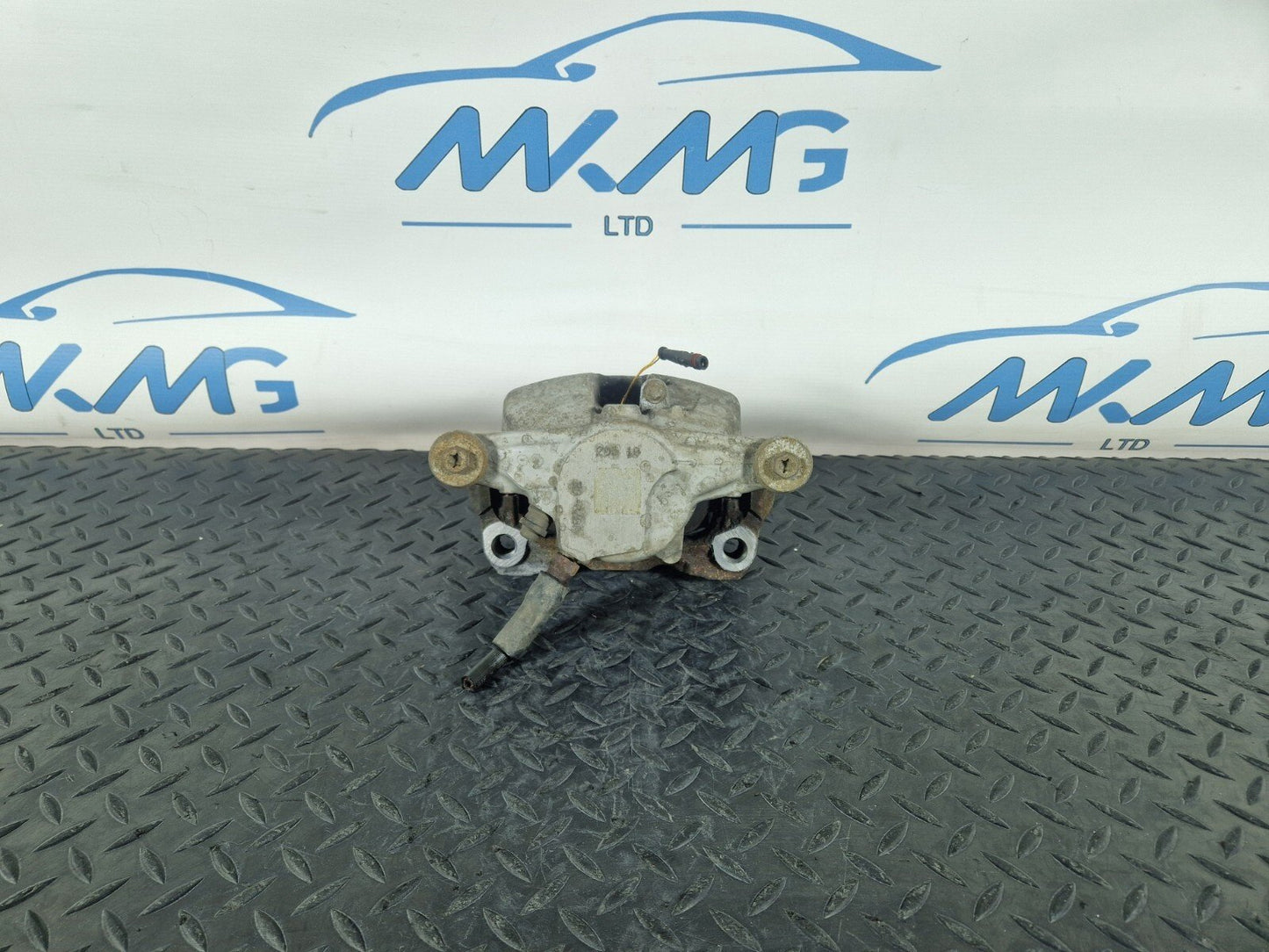 14-21 MERCEDES BENZ C200d W205 FRONT RIGHT O/S BRAKE CALIPER A2054210681