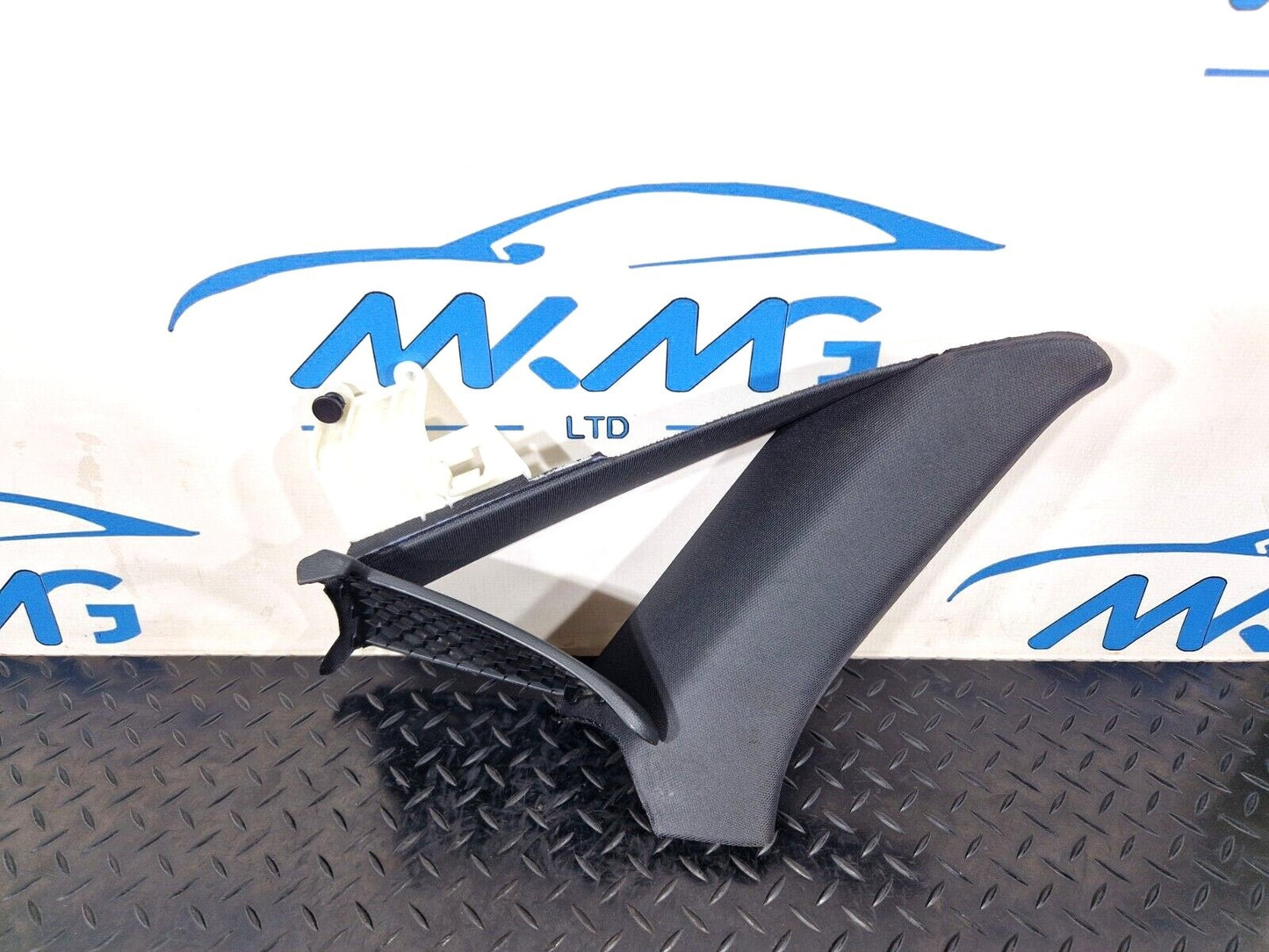 16-19 AUDI A4 B9 GENUINE REAR LEFT N/S C-PILLAR COMPLETE TRIM 8W5867287A