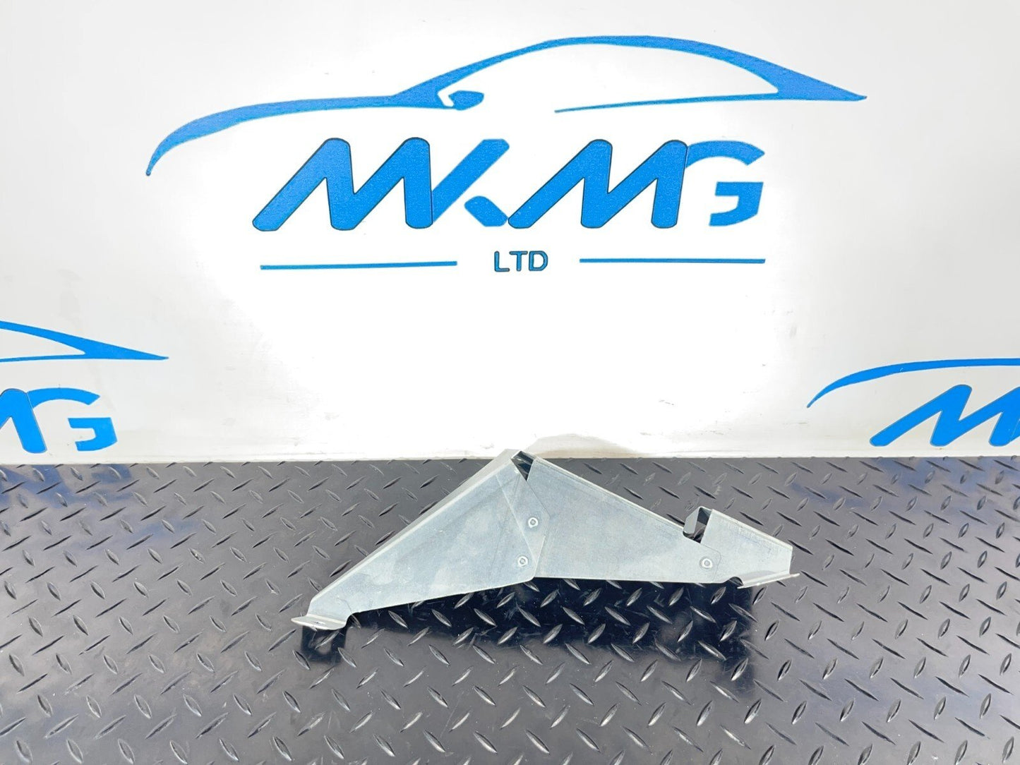 20-ON BMW 2 SERIES GRAN COUPE M-SPORT F44 Left Seat Base Support Bracket Plate