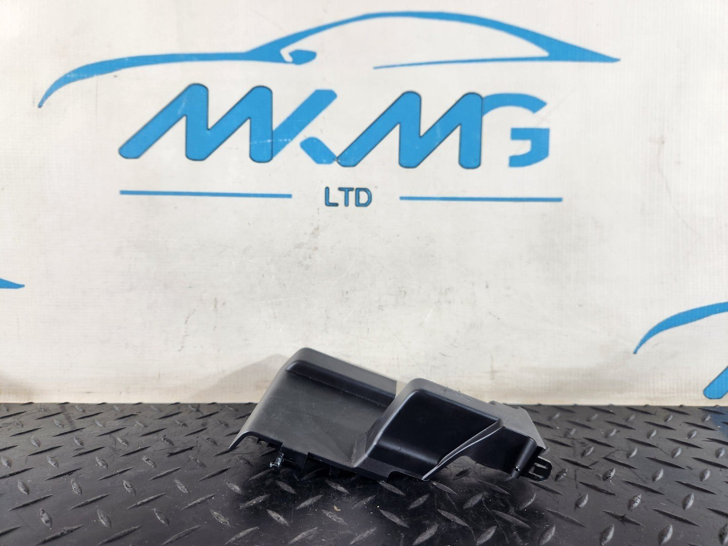 16-20 AUDI Q7 4M GENUINE REAR LEFT N/S/R 2ND ROW SEAT RAIL TRIM COVER 4M0883689C
