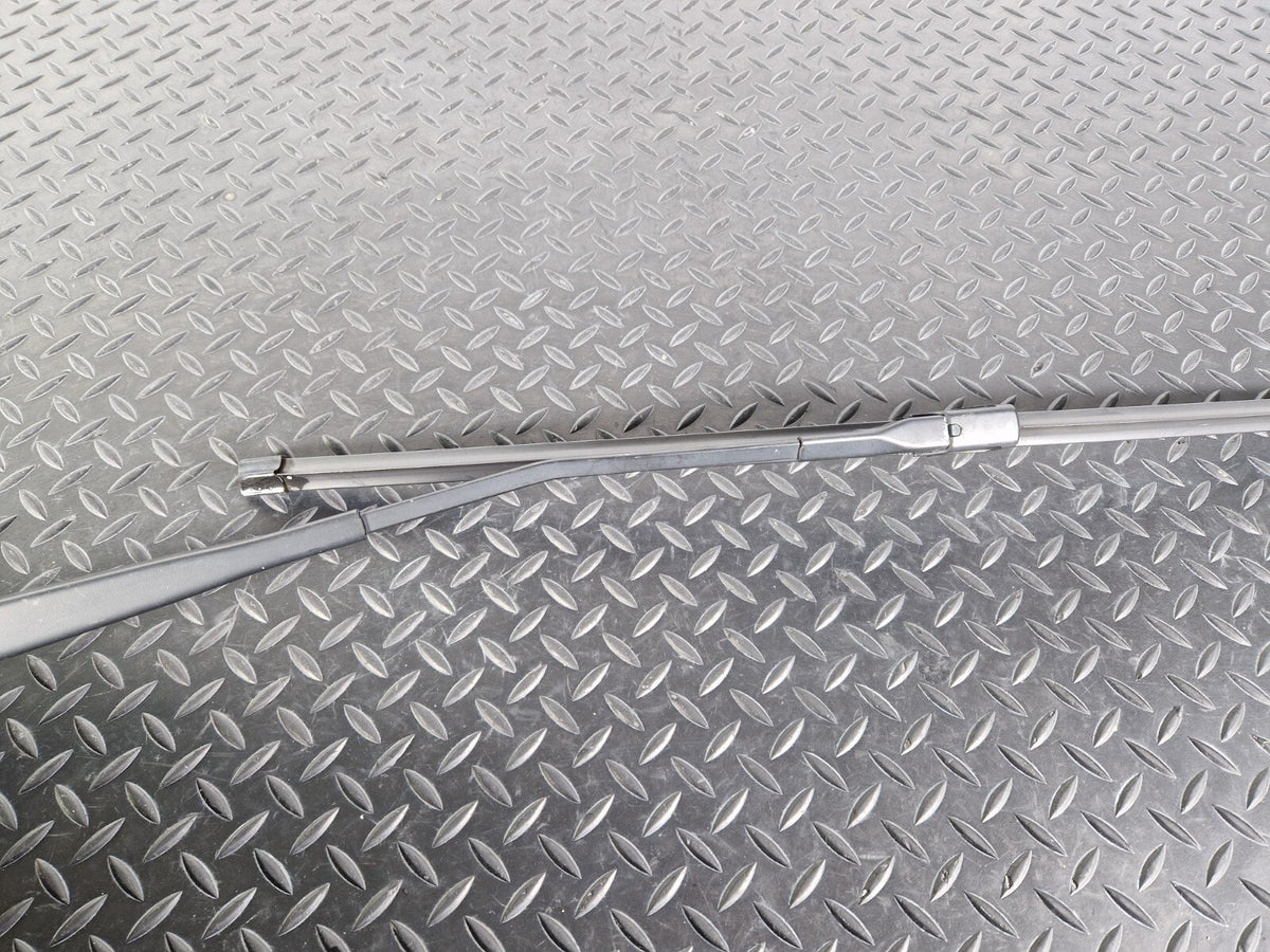 Mercedes-Benz Vito W447 Genuine Right O/S Front Wiper Arm A4478200300