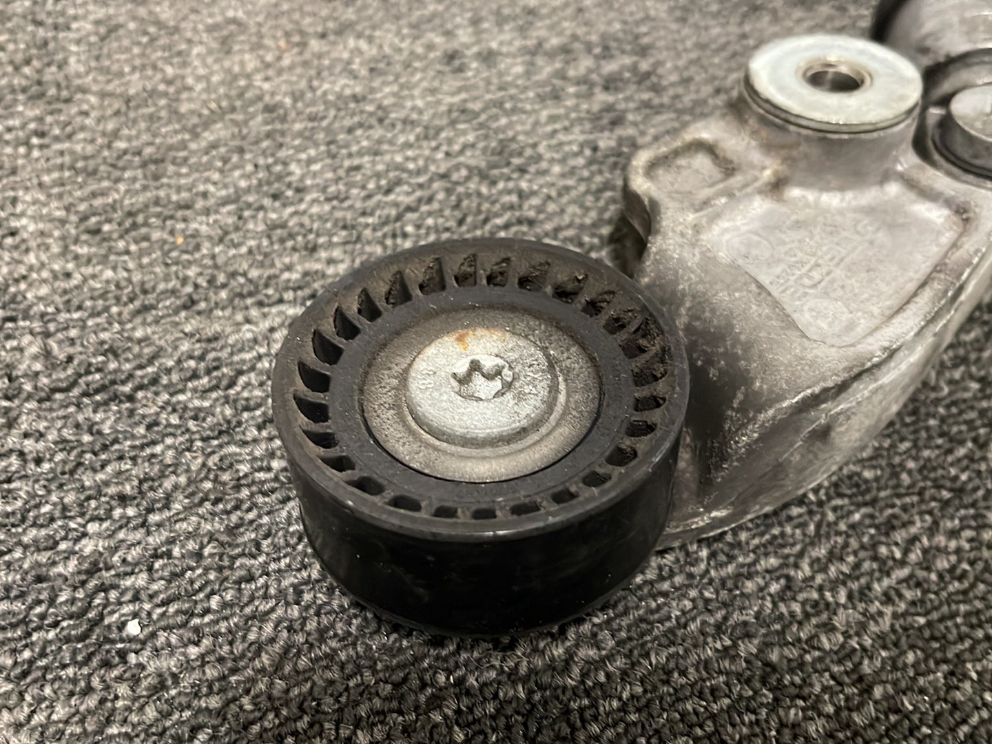 Mazda 6 MK3 (GJ) Saloon 2.2L Diesel Genuine Drive Belt Tensioner SH01-15980
