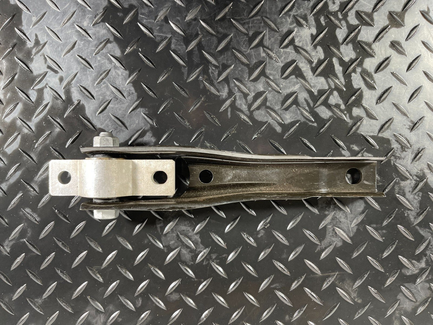 17-20 VW GOLF MK7.5 GENUINE GEARBOX MOUNT 5QD199855K
