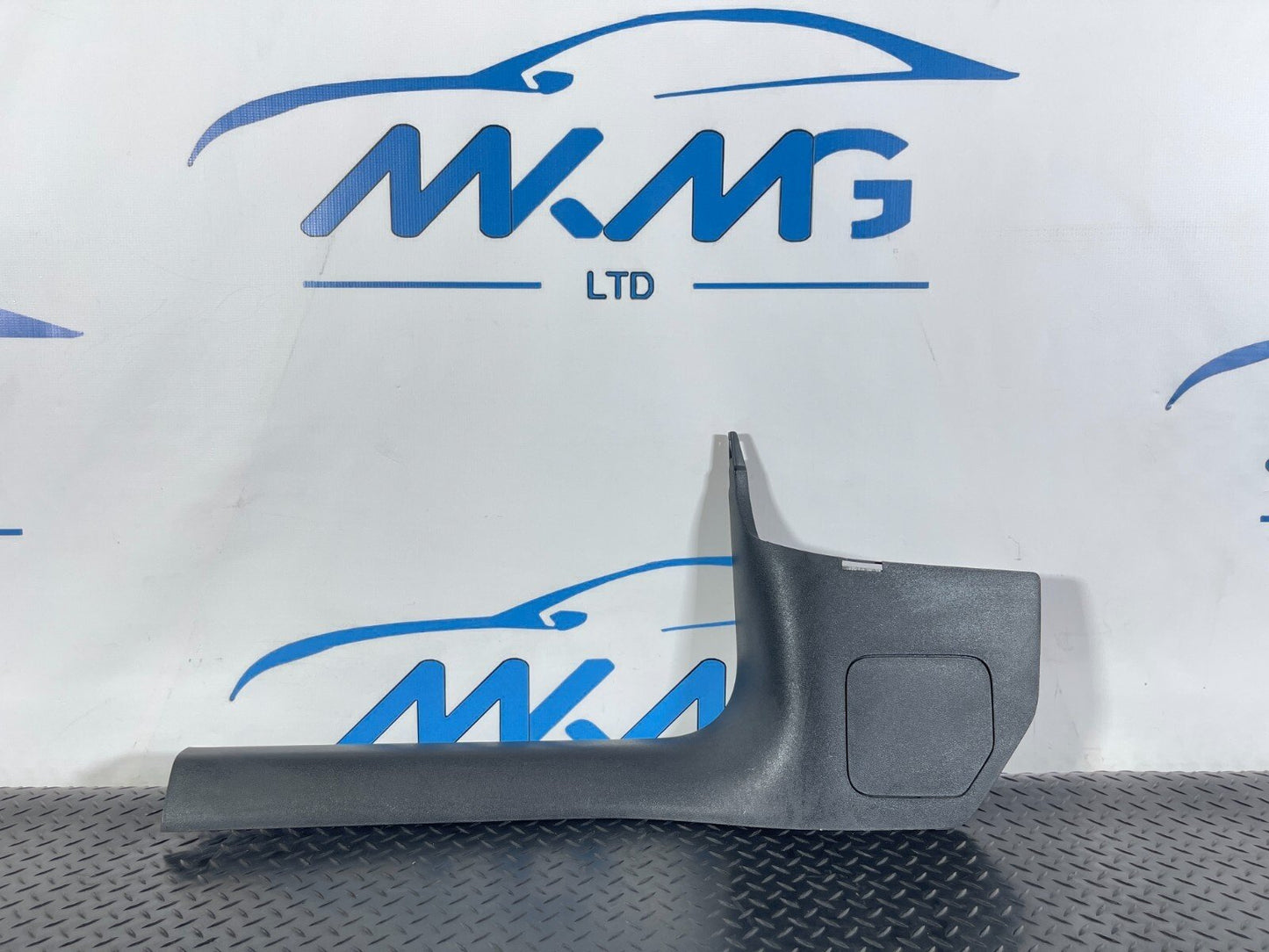 16-19 AUDI A4 B9 GENUINE FRONT LEFT SIDE FOOTWELL TRIM COVER 8W2867271