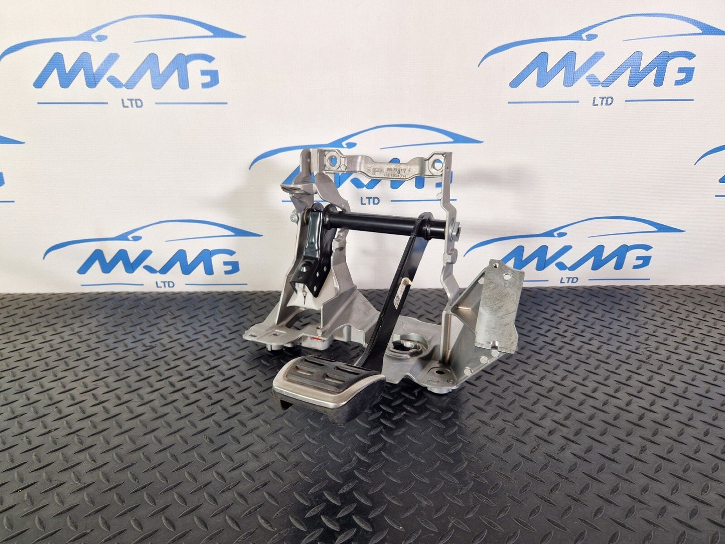 16-19 AUDI A4 B9 S-LINE OEM BRAKE PEDAL ASSEMBLY BRACKET MOUNT 8W2723140A