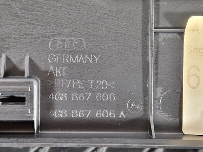 10-18 AUDI A7 4G S-LINE GENUINE CENTRE UPPER TAILGATE TRIM 4G8867606