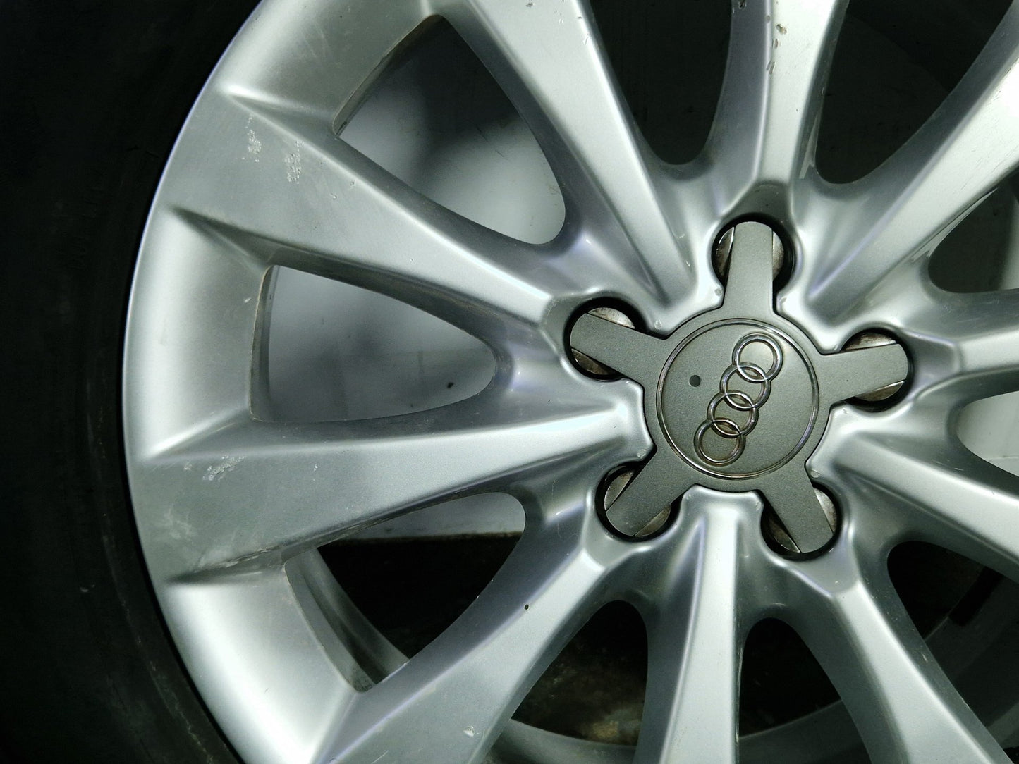 Audi A6 MK4 17" Alloy Wheel with Tyre 225/55/17 ~4mm 4G0601025BH