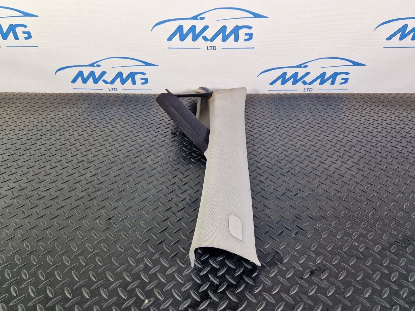 14-23 MERCEDES BENZ VITO W447 OEM FRONT RIGHT A-PILLAR COVER TRIM A4476904325