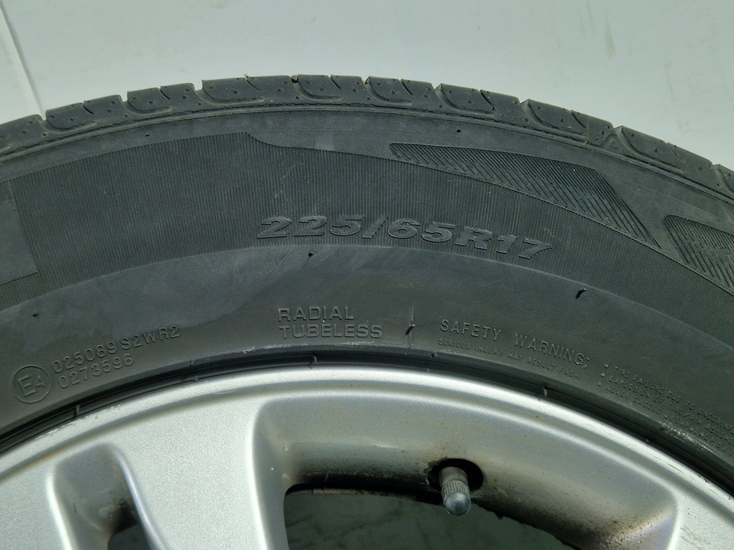 Honda CR-V MK3 FL (RE58) 17" Alloy Wheel with Tyre ~6mm 225/65/17