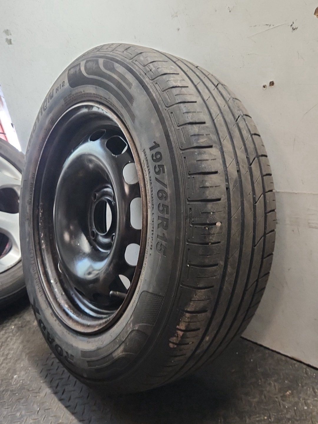 Peugeot Partner B9 Cargo Van 15" Steel Wheel with Tyre 195/65/15 ~4mm