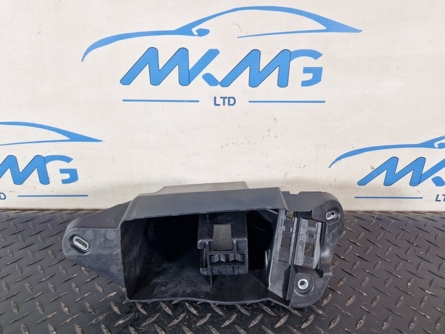 Mercedes-Benz A B Class W176 W246 Battery Surround Trim Box Bracket A2465409611