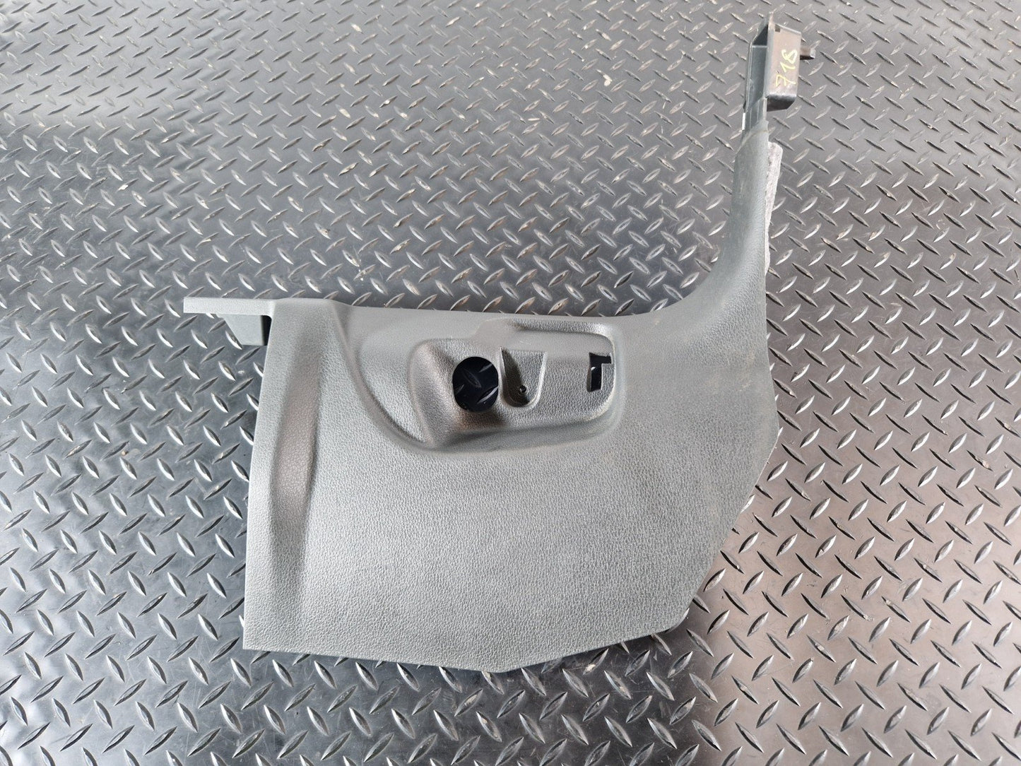 16-20 AUDI Q7 4M FRONT RIGHT O/S A PILAR LOWER TRIM COVER BLACK 4M2867272