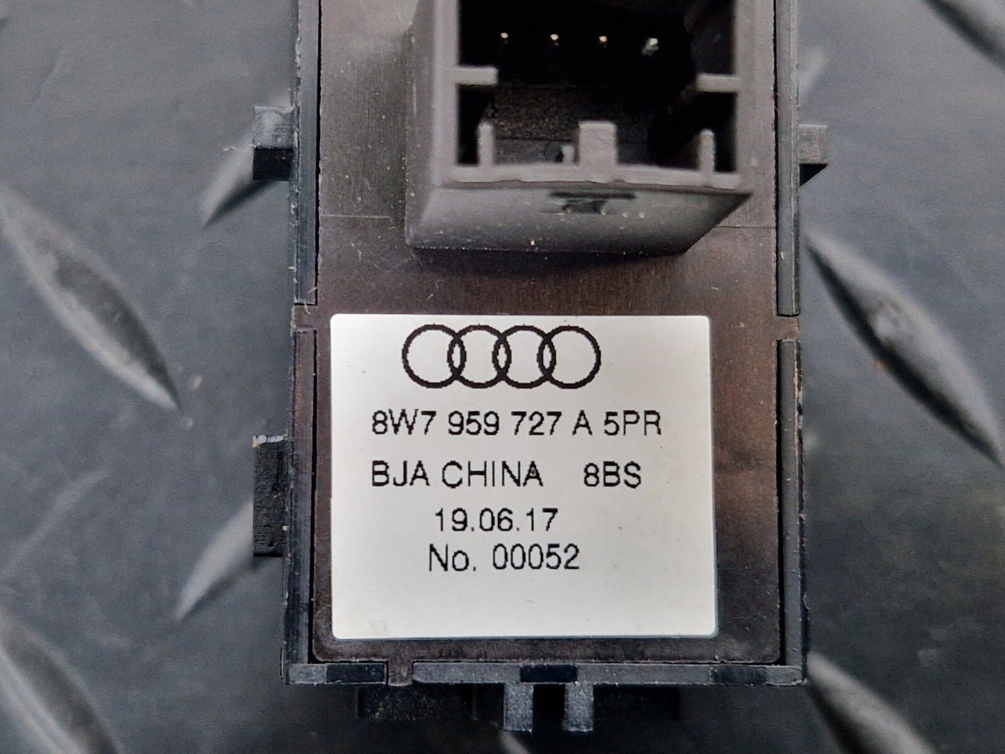 16-24 AUDI A5 F5 GENUINE CONVERTIBLE ROOF SWITCH BUTTON 8W7959727A