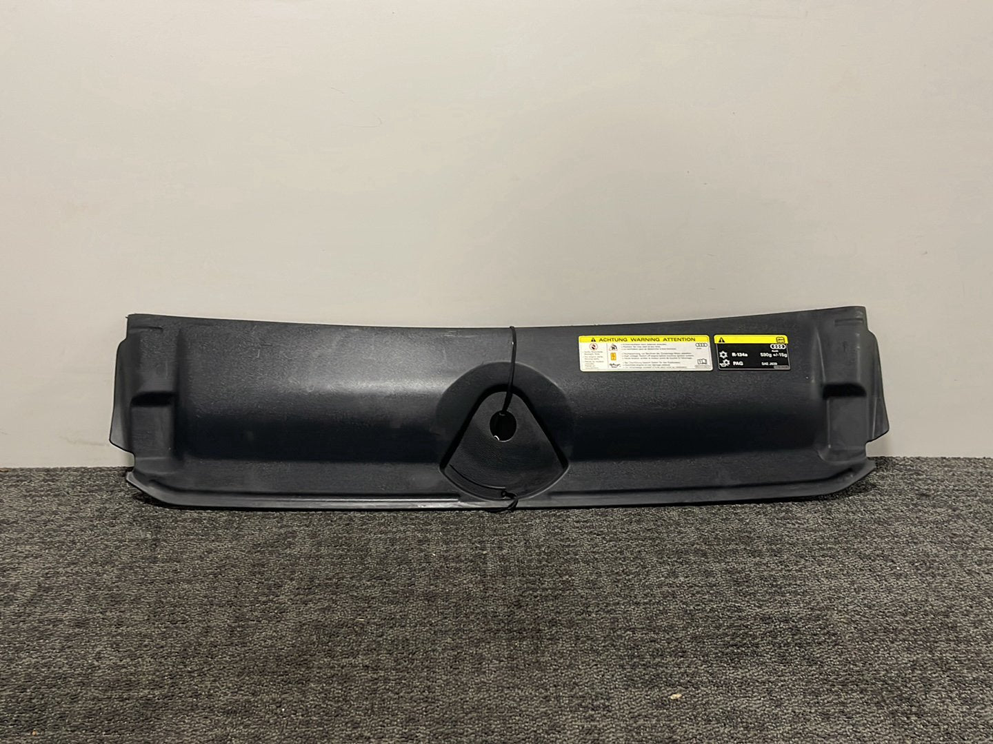 Audi A4 B9 Genuine Slam Panel Frame Plastic Upper Radiator Trim 8W0807081