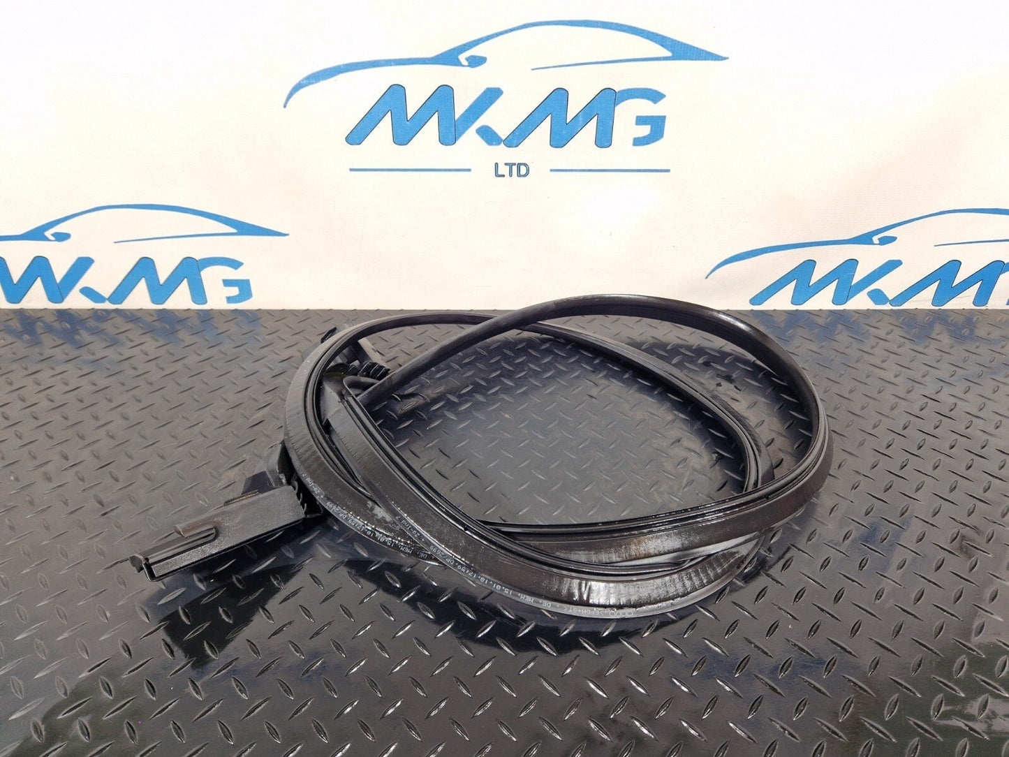 16-24 AUDI A5 F5 CONVERTIBLE GENUINE REAR ROOF SOFT TOP BOX SEAL 8W7825397