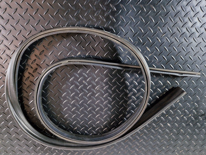 11-19 MERCEDES BENZ ML W166 GENUINE ENGINE BONNET HOOD GASKET SEAL