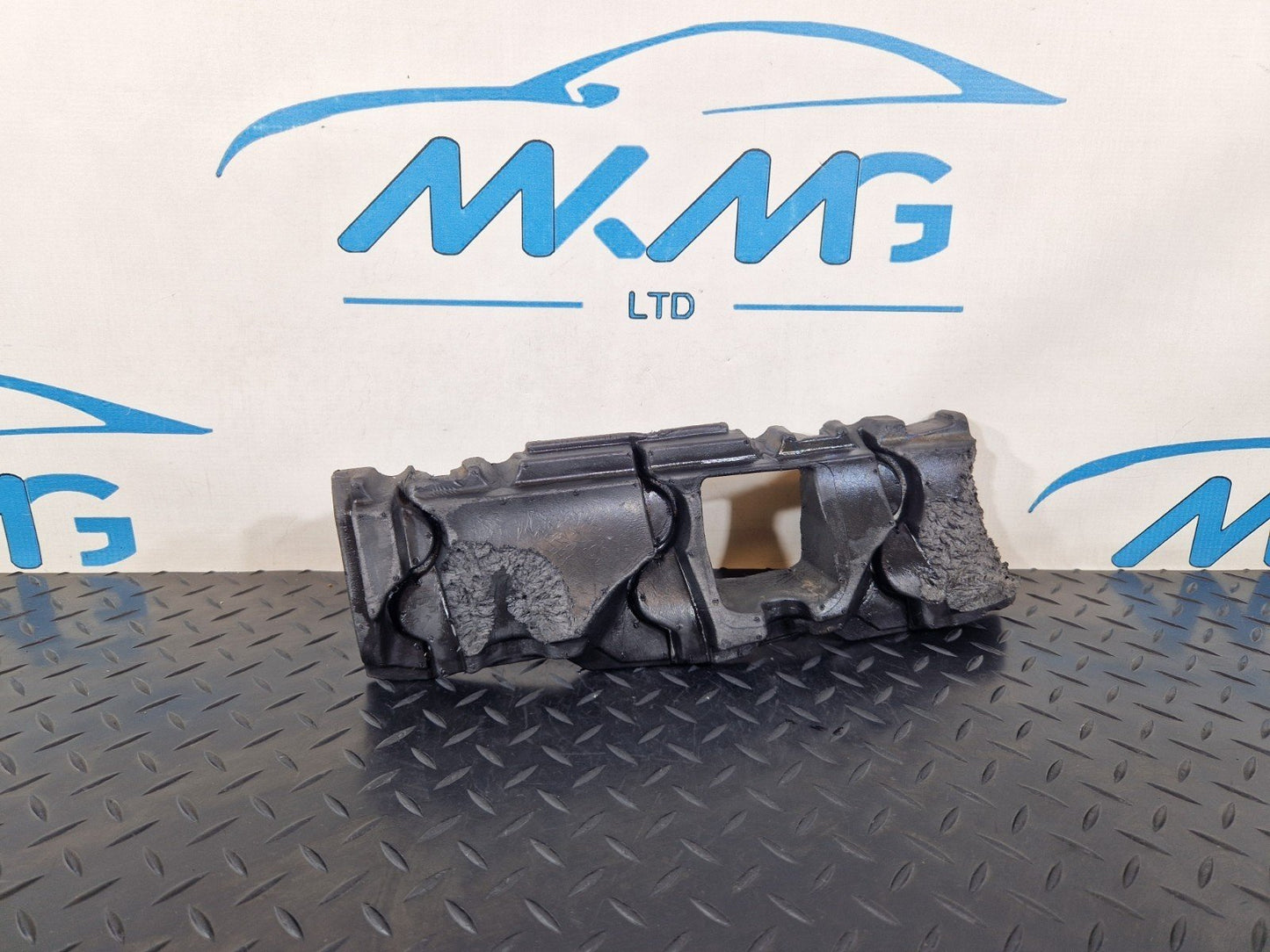 10-13 BMW X5 E70 LCI GENUINE FRONT RIGHT DRIVER WING FENDER SEAL 7163146