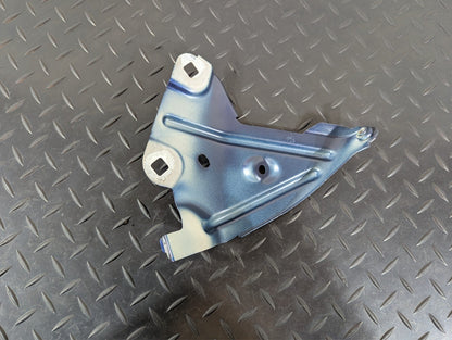 16-22 BMW X1 F48 FRONT RIGHT DRIVER SIDE WING FENDER BLUE BRACKET HOLDER 7351516