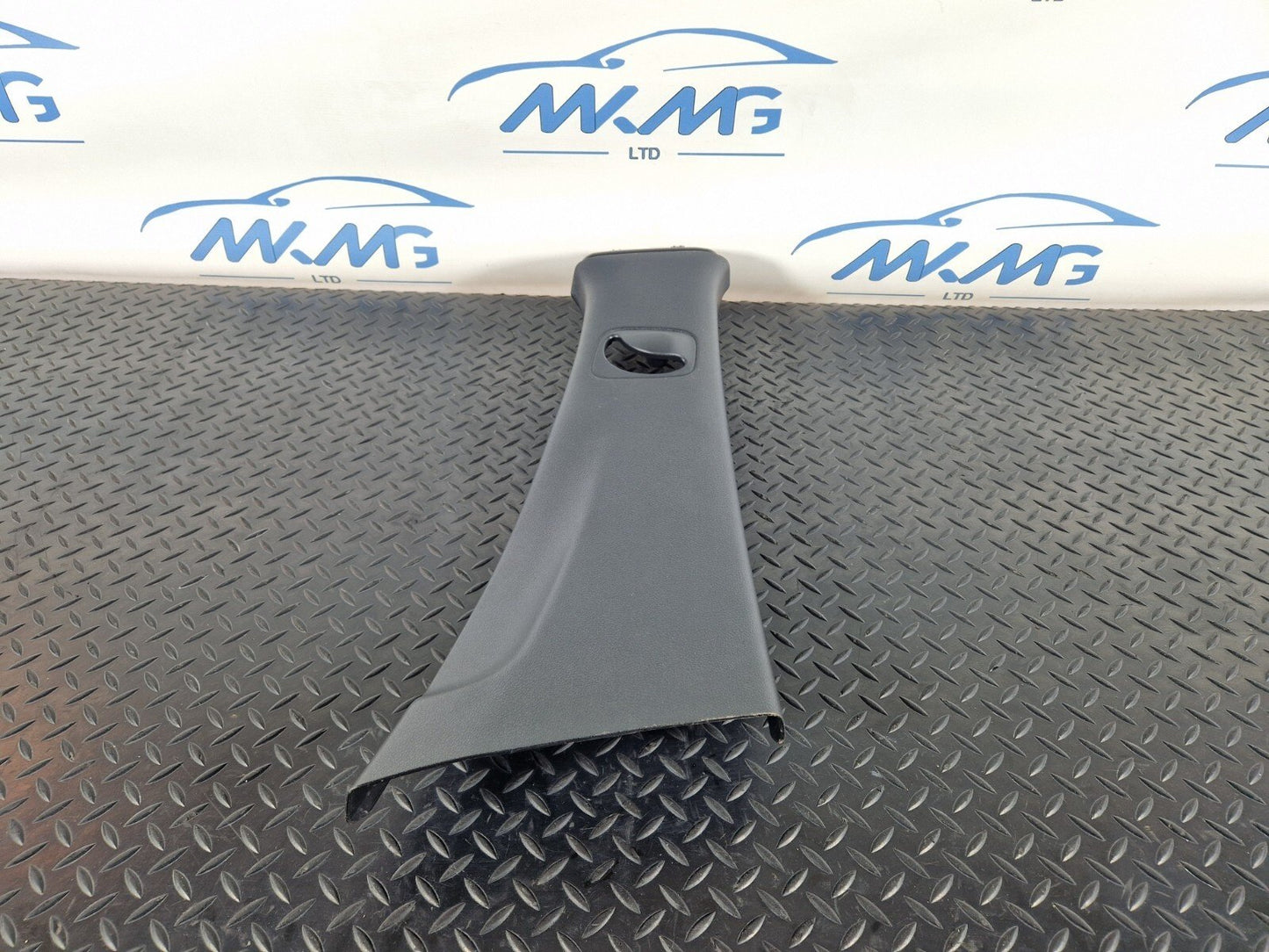 18-ON MERCEDES A CLASS W177 RIGHT DRIVER SIDE B-PILLAR TRIM PANEL A1776900300