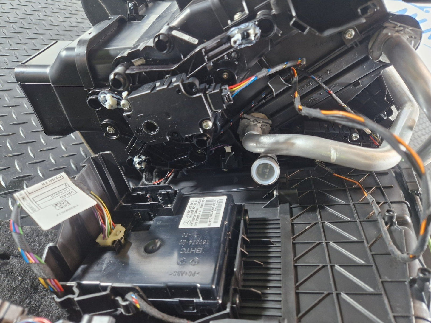 16-22 MERCEDES BENZ X253 HEATER MATRIX CORE & A/C CONTROL MODULE A2058309604