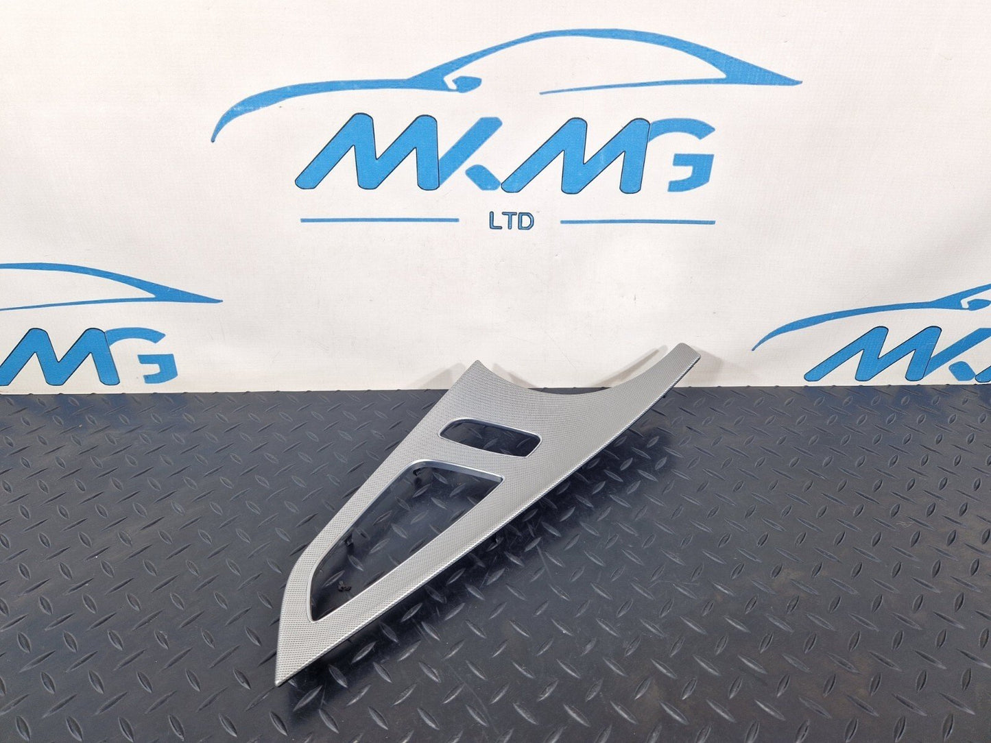 15-18 AUDI A7 4G OEM INTERIOR DOOR SURROUND TRIM RIGHT DRIVER SIDE 4G8867410