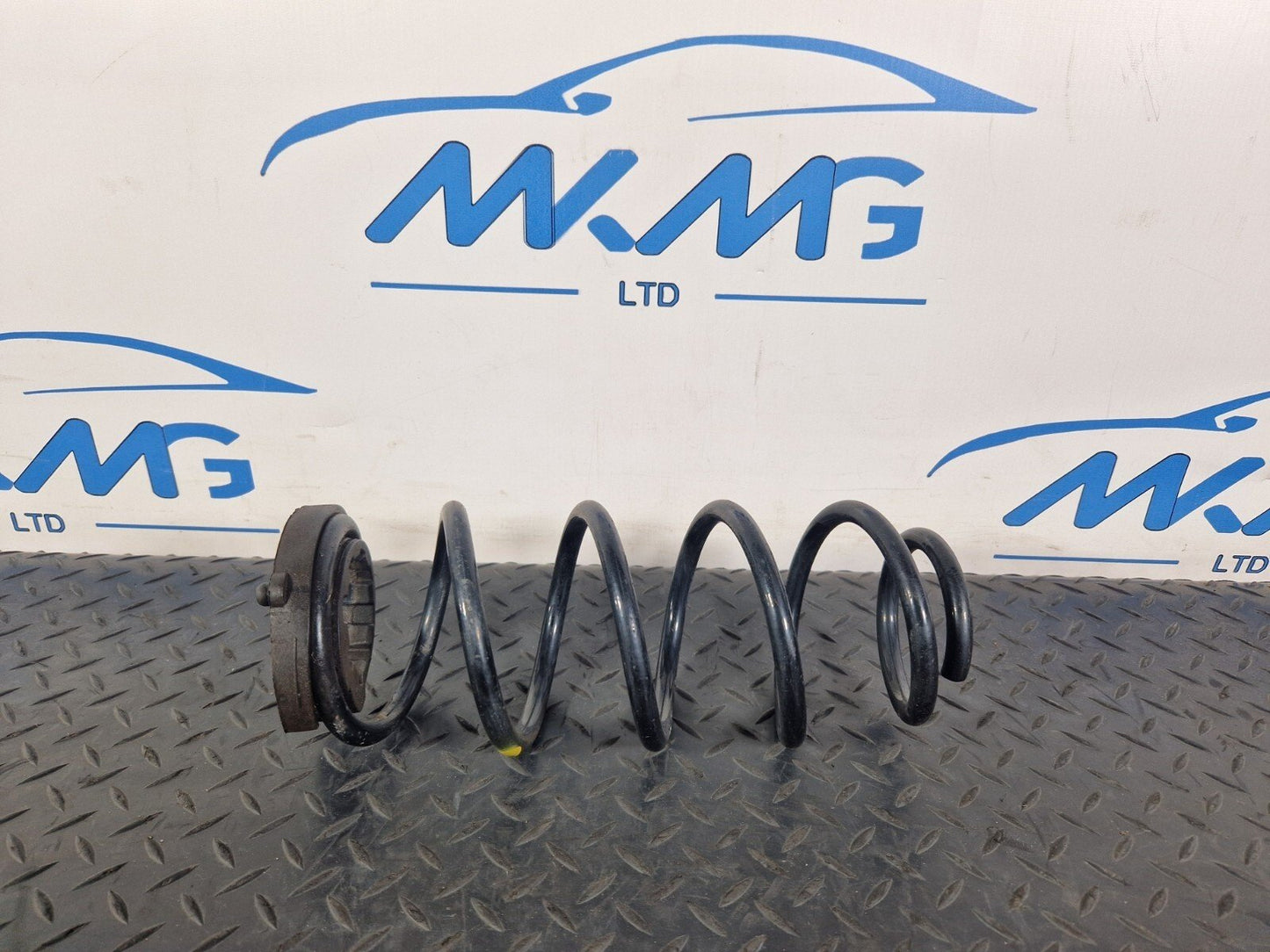 18-ON MERCEDES BENZ A CLASS W177 REAR LEFT SIDE SUSPENSION COIL SPRING X1