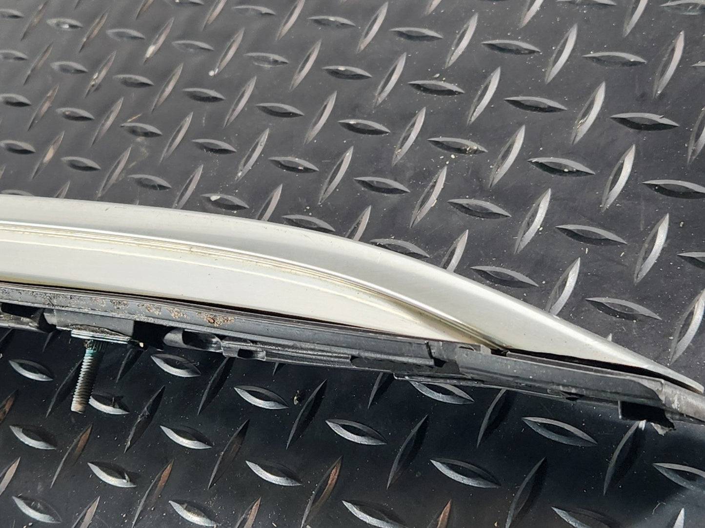 16-22 MERCEDES BENZ X253 GENUINE LEFT N/S ROOF RAIL RACK A2538900393